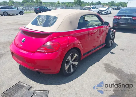 2013 Volkswagen Beetle 2.0T из США, поврежденный, VIN 3VW7A7AT1DM801856